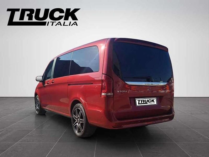 Usata Mercedes V300 Premium 239 CV (175 kW) 2022 Rosso Monovolume