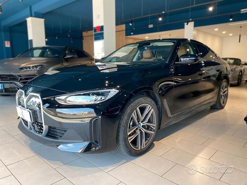 Usado BMW i4 Sport Line 250 kW (340 CV) 2023 Negro Berlina