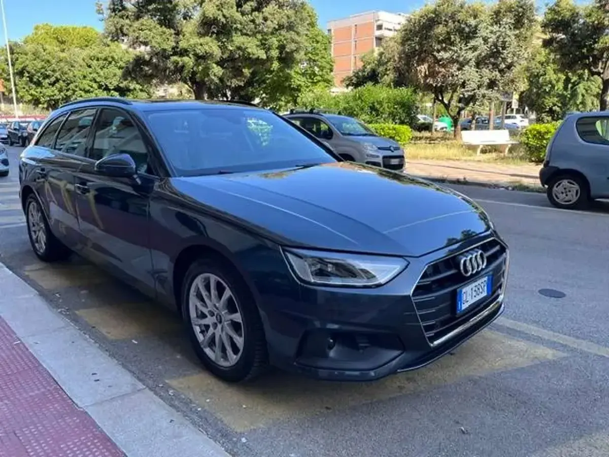 Usata Audi A4 Business 163 CV (119 kW) 2022 Grigio manhattan metallizato Station wagon