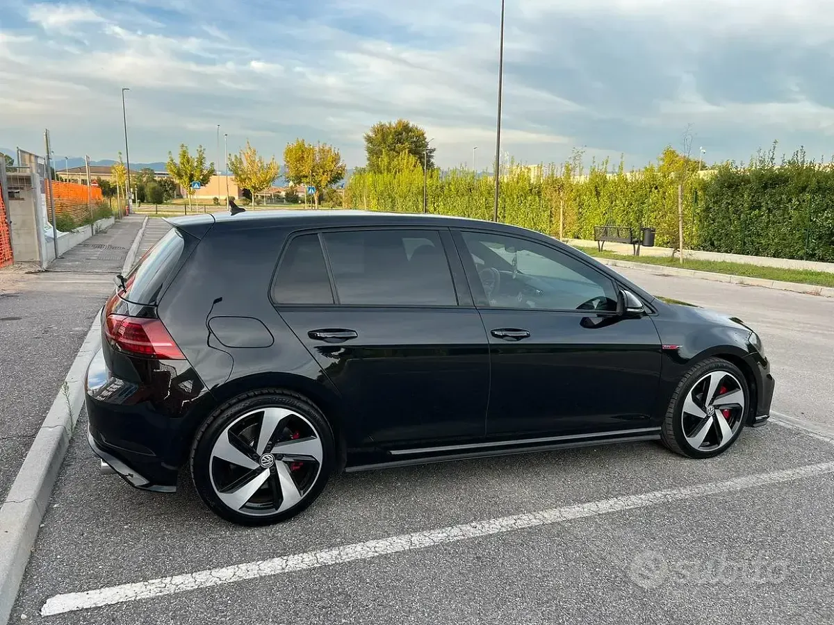 Usata VW Golf VII GTI 245 CV (180 kW) 2018 Nero Berlina