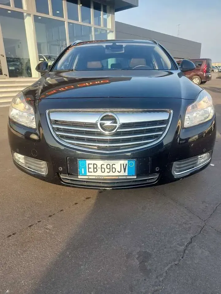 Usata Opel Insignia Cosmo 160 CV (117 kW) 2010 Nero Station wagon