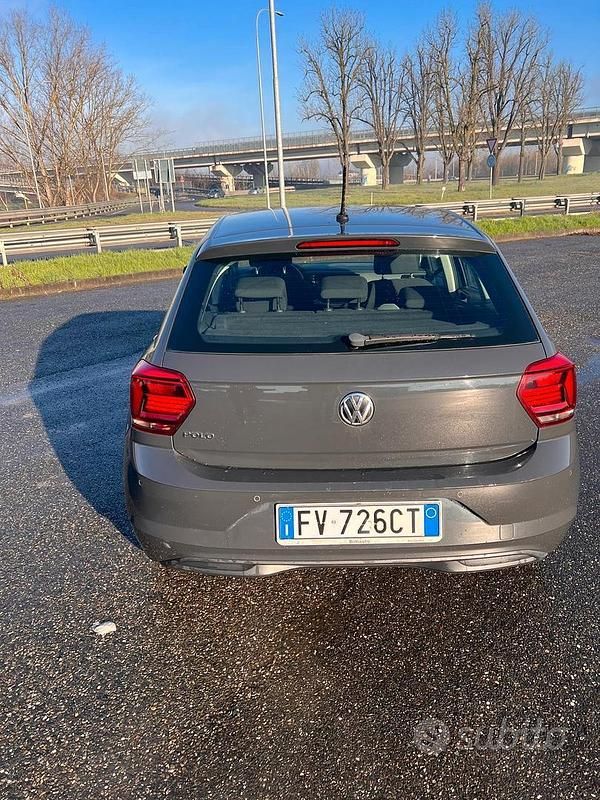Usata VW Polo 95 CV (69 kW) 2019 Grigio Utilitaria
