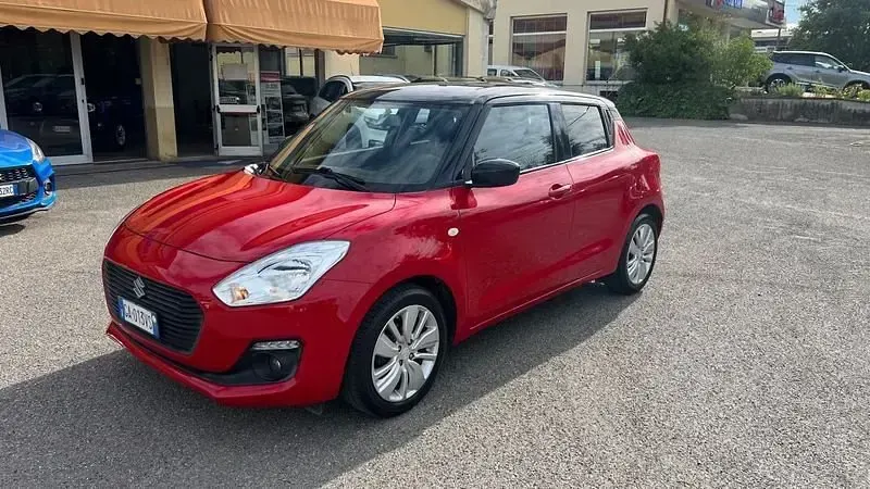 Usata Suzuki Swift Cool 90 CV (66 kW) 2020 Rosso Utilitaria