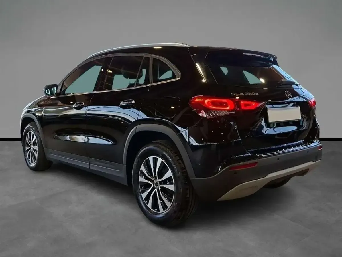 Usata Mercedes GLA250 160 CV (117 kW) 2022 Nero SUV