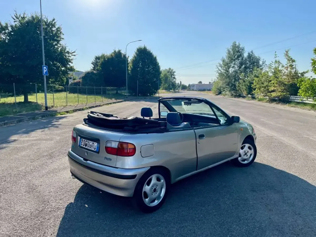 Usata Fiat Punto 60 CV (44 kW) 2001 Argento Utilitaria