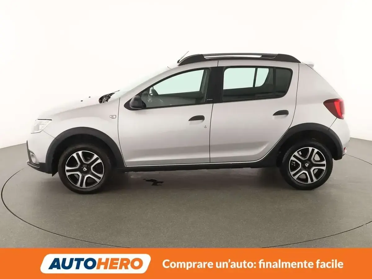 Usata Dacia Sandero 90 CV (66 kW) 2018 Argento Berlina