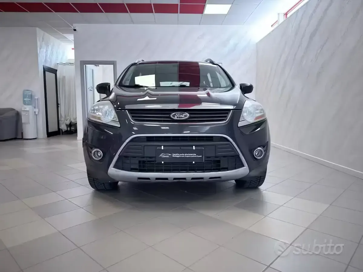 Usata Ford Kuga 163 CV (119 kW) 2012 Grigio SUV