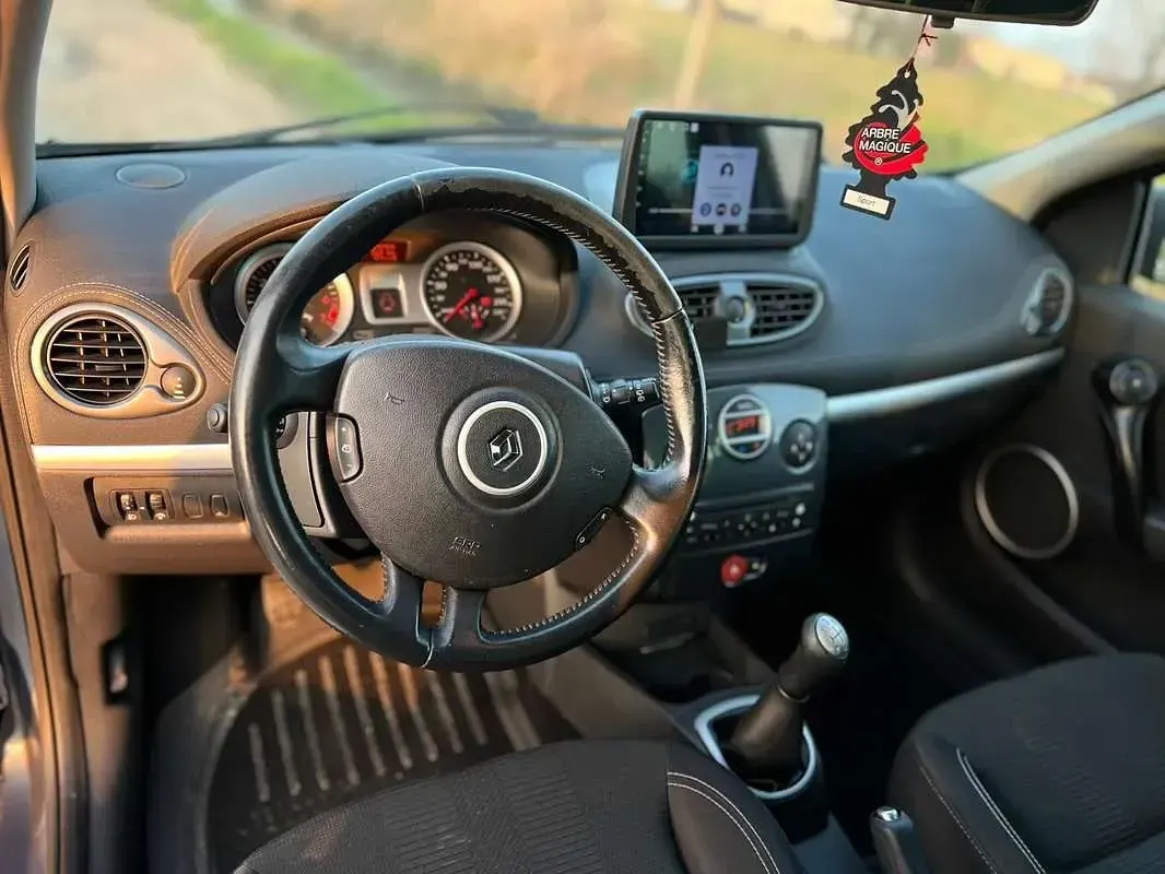 Usata Renault Clio II 101 CV (74 kW) 2010 Berlina