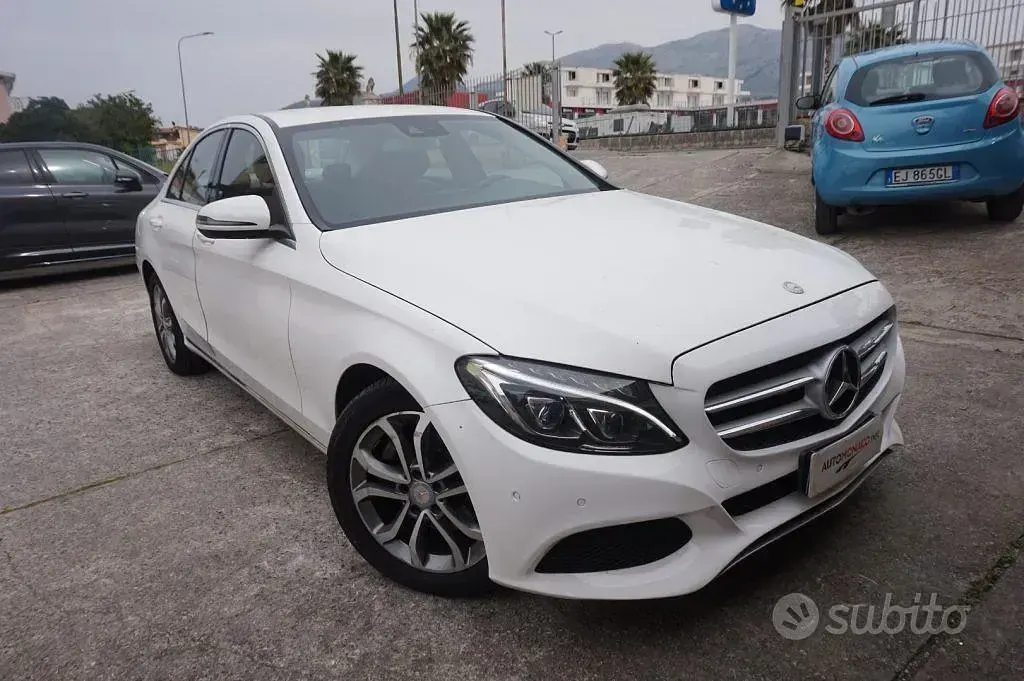 Usata Mercedes C220 170 CV (125 kW) 2016 Bianco polare Berlina