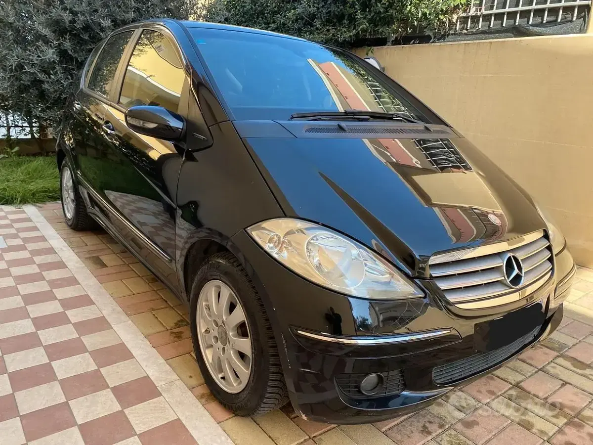 Usata Mercedes A180 Elegance 109 CV (80 kW) 2007 Nero Berlina