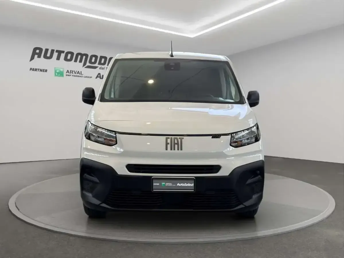 Usata Fiat Doblò 102 CV (75 kW) 2024 Bianco Monovolume