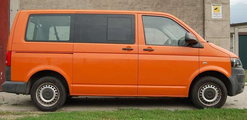 Usata VW T5 Comfortline 102 CV (75 kW) 2010 Arancione Furgone