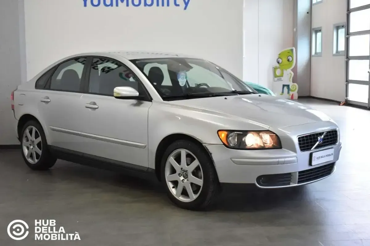 Usata Volvo S40 Kinetic 170 CV (125 kW) 2004 Argento Berlina