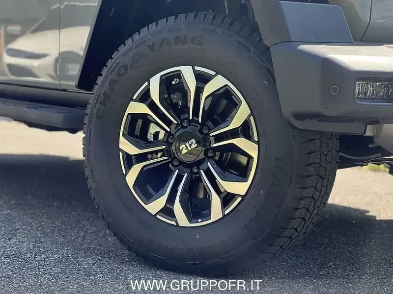 Nuova EMC 212 166 CV (122 kW) 2026 Grigio SUV