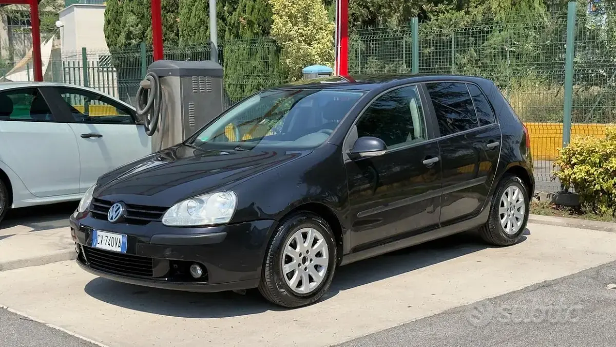 Usata VW Golf IV Comfortline 102 CV (75 kW) 2005 Utilitaria