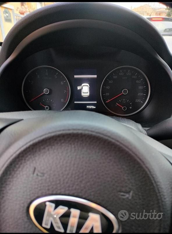 Usata Kia Stonic Style 84 CV (61 kW) 2021 Grigio SUV