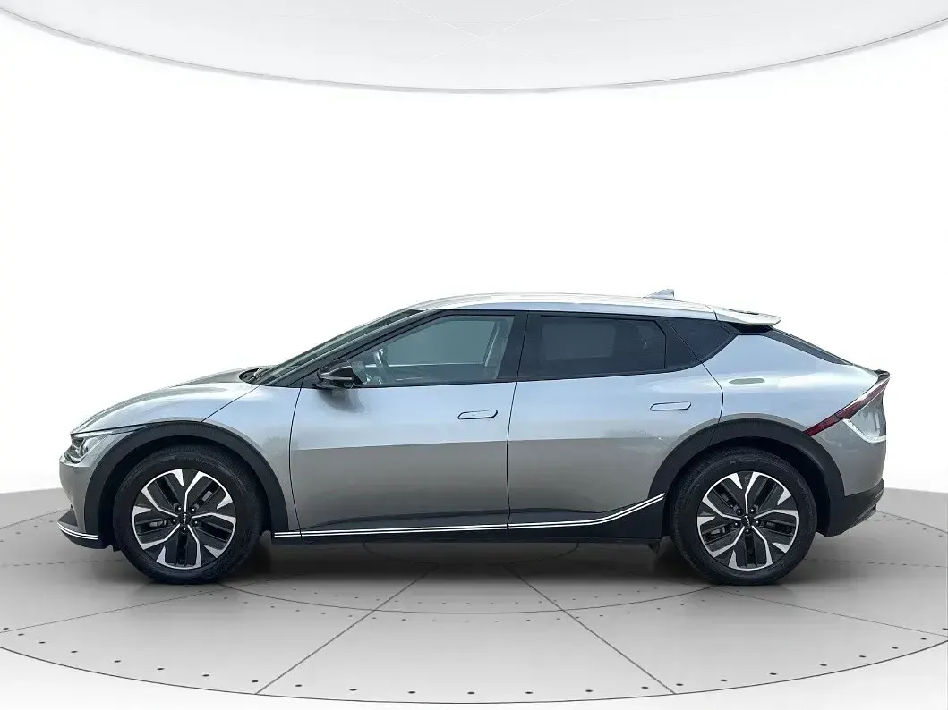 Käytetty Kia EV6 Air 239 kW (325 HP) 2023 Harmaa Katumaasturi