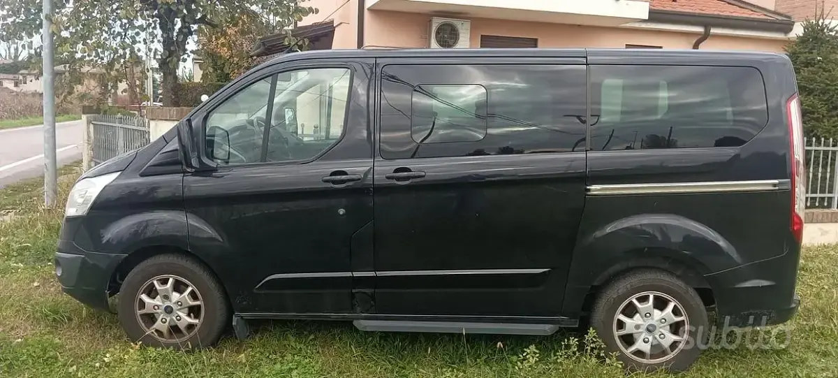 Usata Ford Tourneo 155 CV (114 kW) 2014 Nero Monovolume