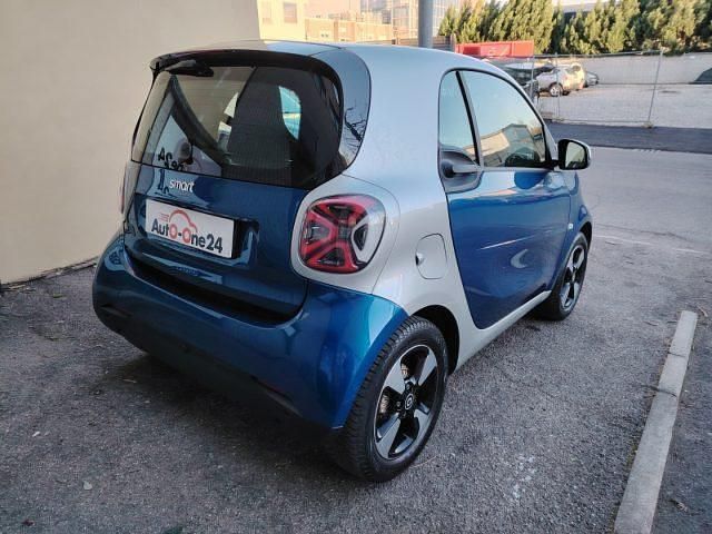 Usata Smart ForTwo Electric Drive Prime 60 kW (82 CV) 2021 Blu brillante metallizzato Utilitaria