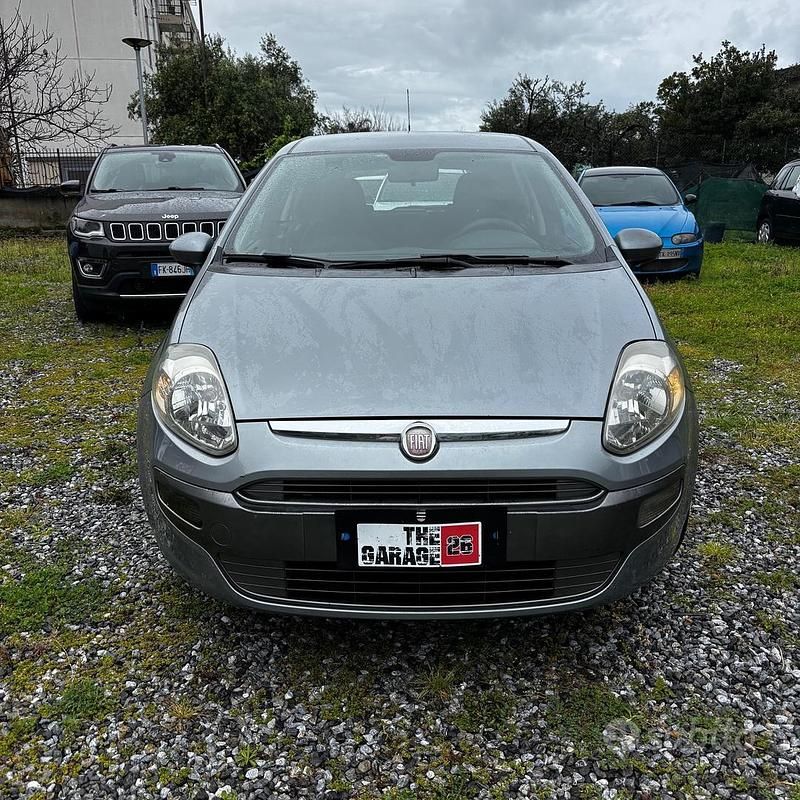 Usata Fiat Punto Evo Active 69 CV (50 kW) 2011 Grigio Utilitaria