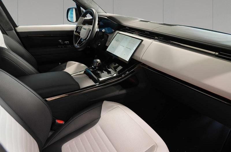 Usata Land Rover Range Rover Sport 635 CV (467 kW) 2025 Ligurian black in gloss finish SUV