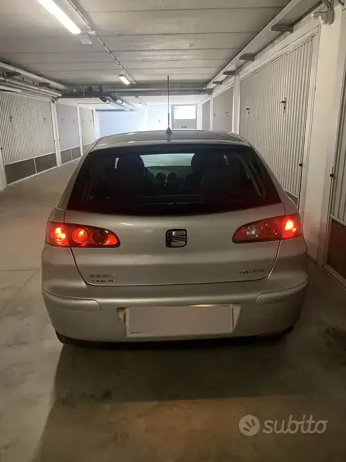 Usata Seat Ibiza 75 CV (55 kW) 2002 Grigio Utilitaria