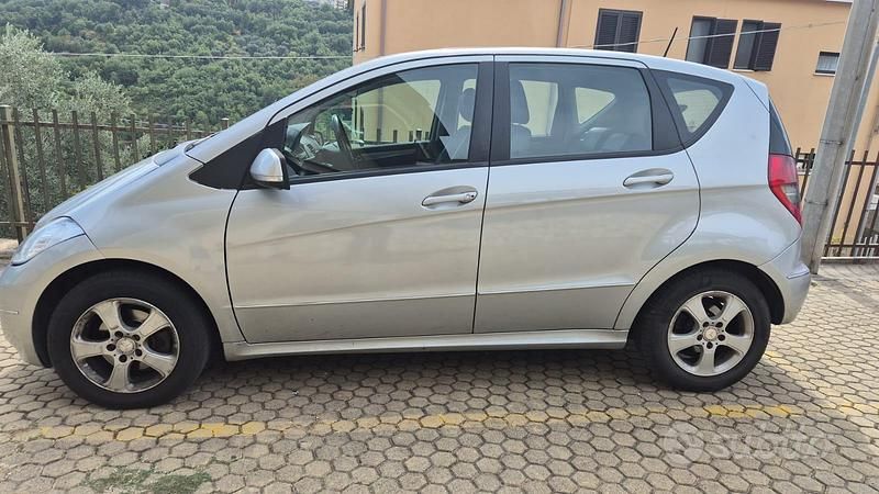 Usata Mercedes A180 2011 Grigio Berlina