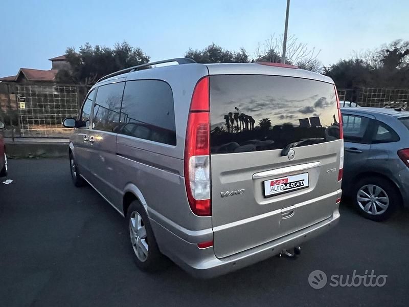 Usata Mercedes Viano 2010 Grigio Monovolume