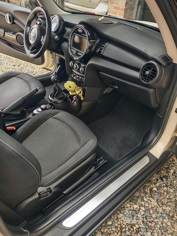 Usata Mini ONE 102 CV (75 kW) 2016 Utilitaria