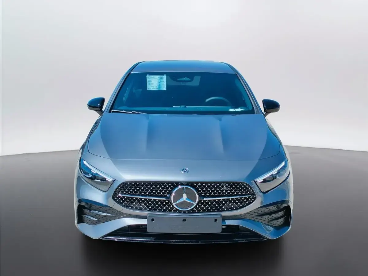 Nuova Mercedes A180 115 CV (84 kW) 2026 Grigio Berlina