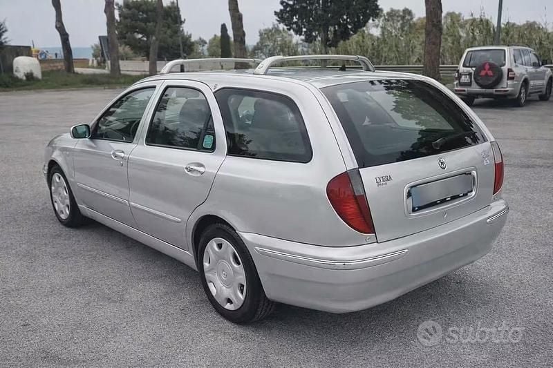 Usata Lancia Lybra 116 CV (85 kW) 2002 Grigio Station wagon