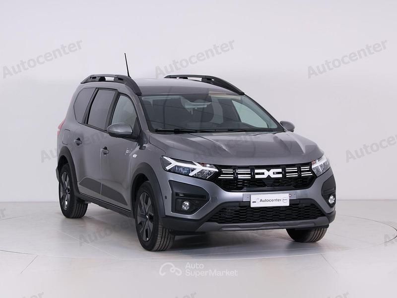Usata Dacia Jogger Expression 101 CV (74 kW) 2025 Grigio Monovolume