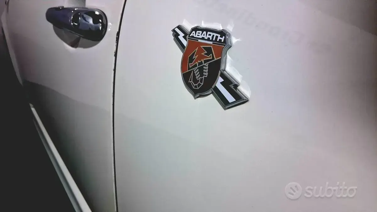 Usata Abarth 500 Custom 135 CV (99 kW) 2012 Bianco Utilitaria