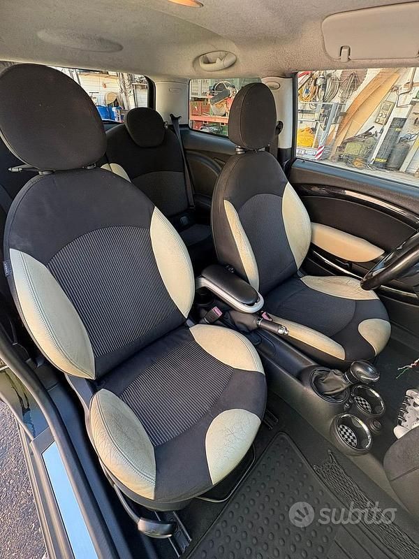 Usata Mini Cooper D 109 CV (80 kW) 2009 Nero Utilitaria