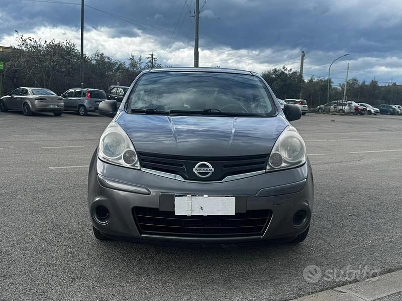 Usata Nissan Note 90 CV (66 kW) 2011 Grigio Utilitaria