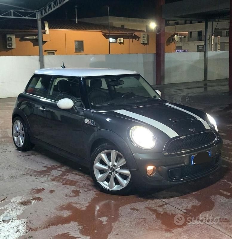 Usata Mini Cooper S 184 CV (135 kW) 2010 Grigio Utilitaria