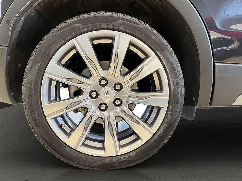 Usata Cadillac XT4 174 CV (127 kW) 2022 Grigio scuro SUV