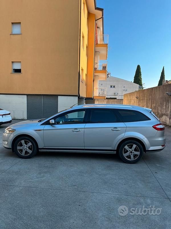 Usata Ford Mondeo 140 CV (102 kW) 2009 Grigio Station wagon