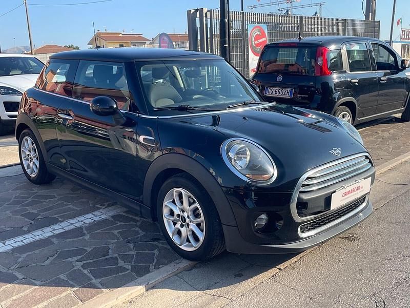 Usata Mini One D 116 CV (85 kW) 2019 Nero Utilitaria
