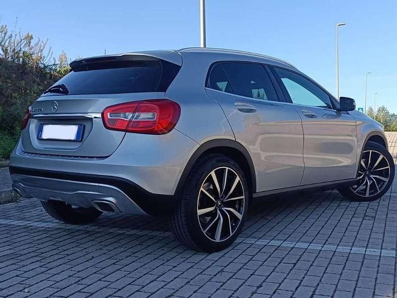 Usata Mercedes GLA180 Business 109 CV (80 kW) 2015 SUV