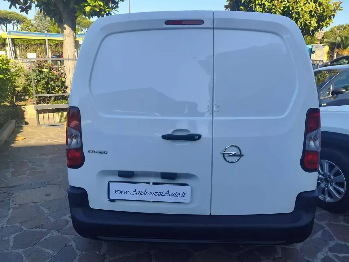 Usata Opel Combo 102 CV (75 kW) 2022 Bianco Monovolume