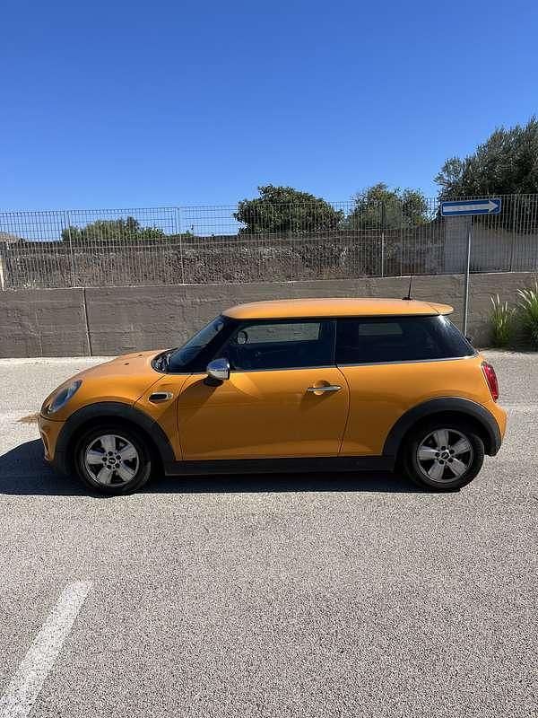 Usata Mini One D Business 95 CV (69 kW) 2015 Utilitaria