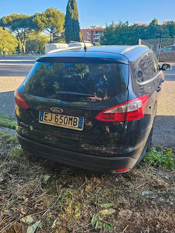 Usata Ford Focus 115 CV (84 kW) 2011 Nero Station wagon