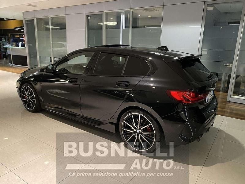 Usata BMW 120 M Performance 190 CV (139 kW) 2022 Black sapphire Utilitaria