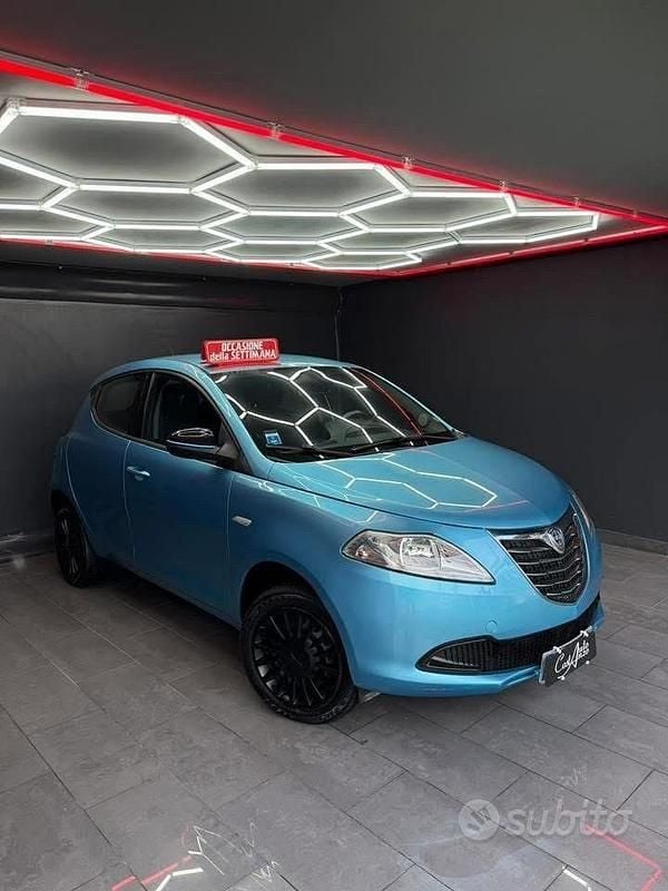 Usata Lancia Ypsilon 84 CV (61 kW) 2014 Blu Utilitaria