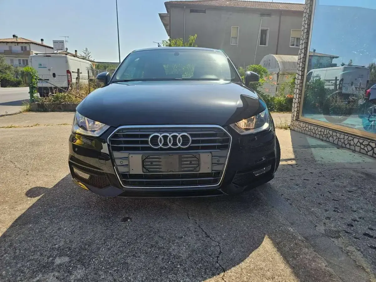 Usata Audi A1 Ambiente 82 CV (60 kW) 2016 Nero Utilitaria