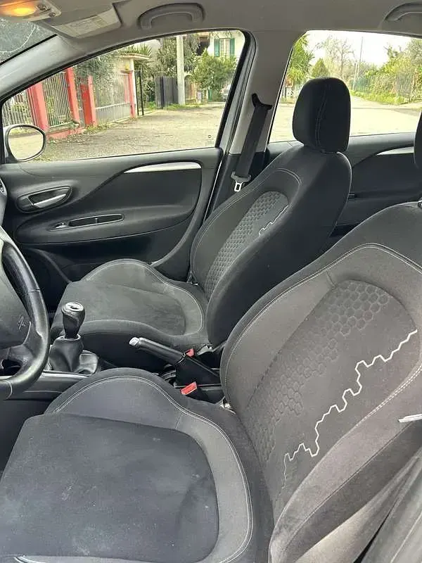 Usata Fiat Punto Evo Dynamic 86 CV (63 kW) 2015 Utilitaria