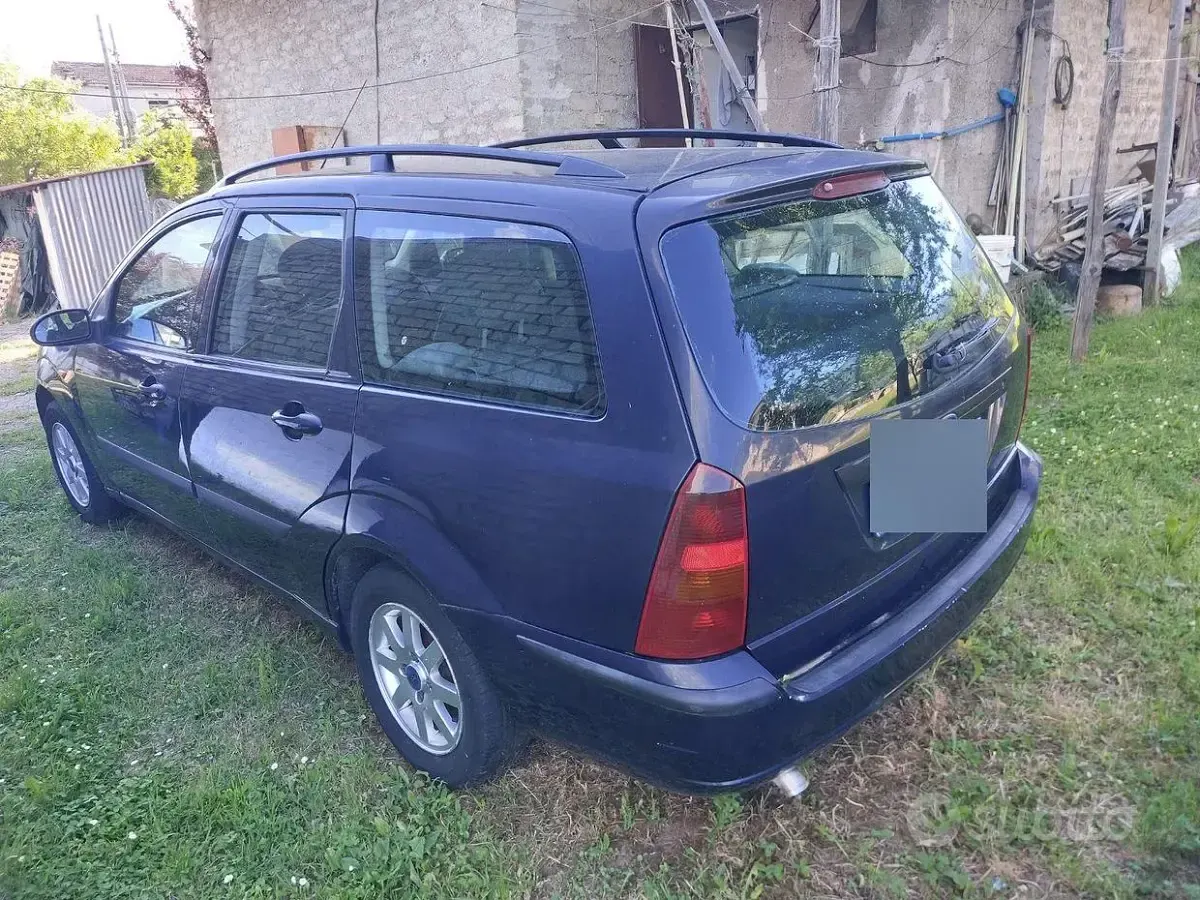Usata Ford Focus 90 CV (66 kW) 2004 Viola Station wagon