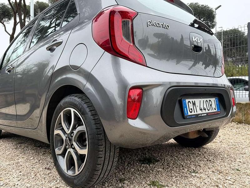 Usata Kia Picanto X-Line 65 CV (47 kW) 2023 Grigio Utilitaria
