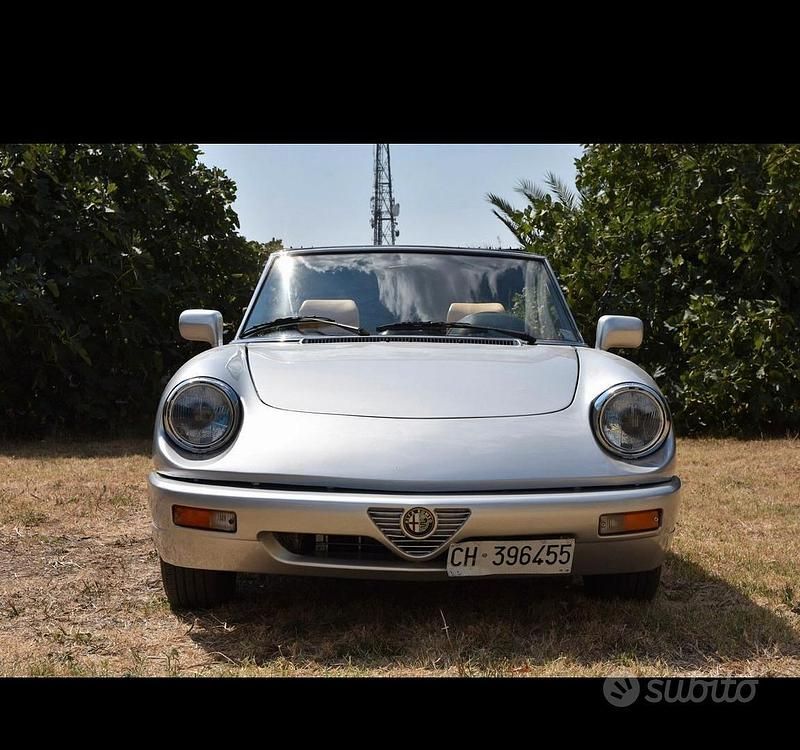 Usata Alfa Romeo Spider 106 CV (77 kW) 1990 Grigio Cabrio